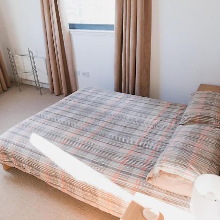 Pass The Keys Lovely 2-Bed Flat Glasgow Harbour Free Parking Екстериор снимка