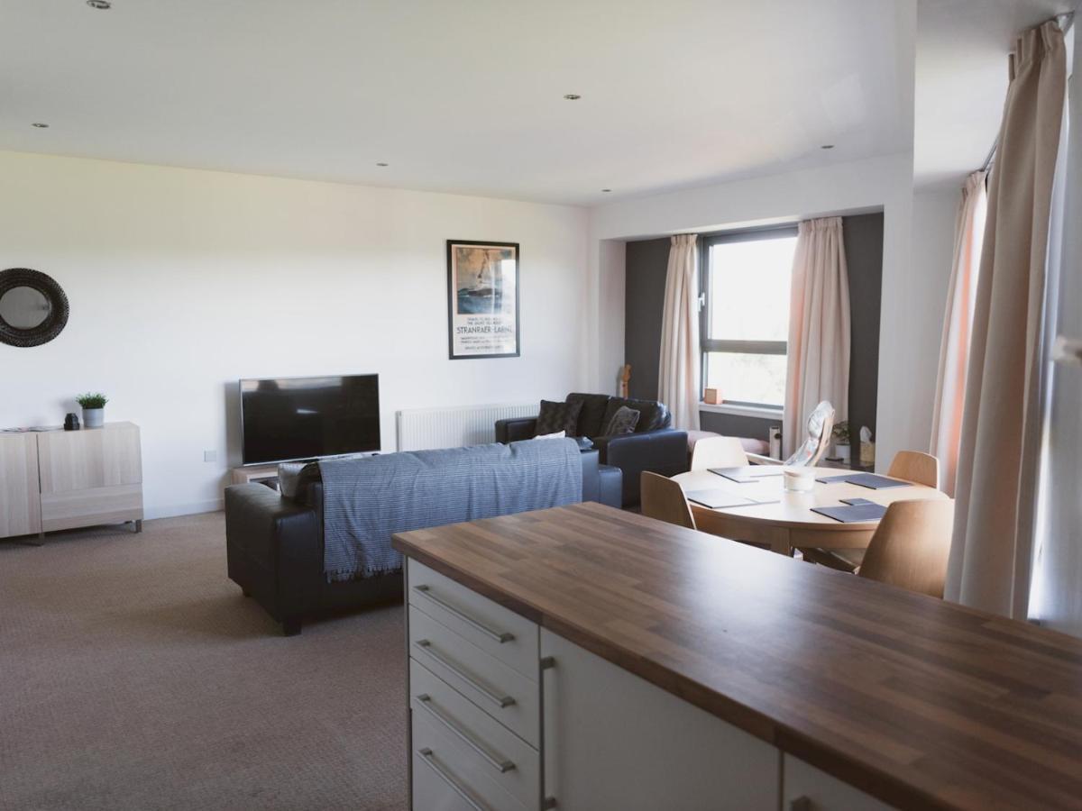 Pass The Keys Lovely 2-Bed Flat Glasgow Harbour Free Parking Екстериор снимка