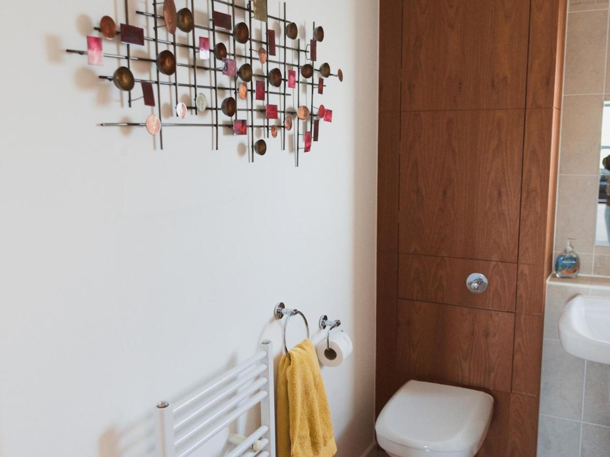 Pass The Keys Lovely 2-Bed Flat Glasgow Harbour Free Parking Екстериор снимка